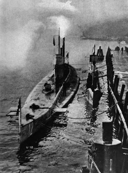 445px-Submarine_U-12_circa_1915