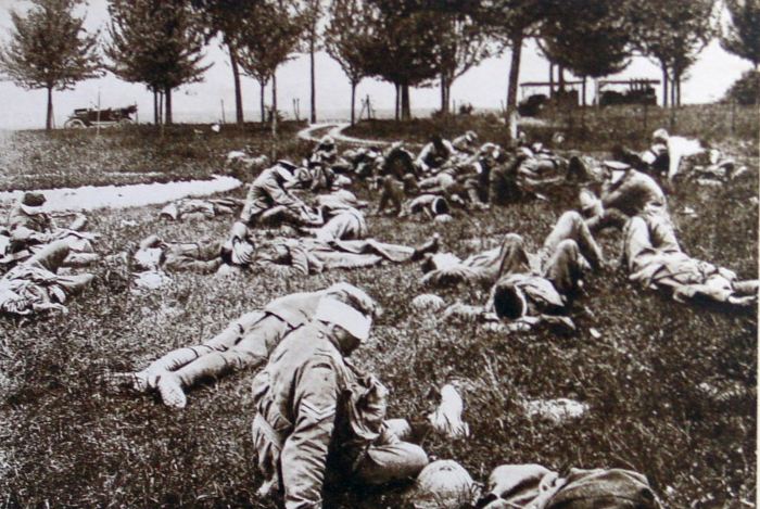 th-4-wwi-clearing-station-of-the-injured-circa-1918-courtesy-of-the-doyle-collection