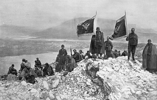 5.Montenegrin_flags_on_Mt._Tarabosh