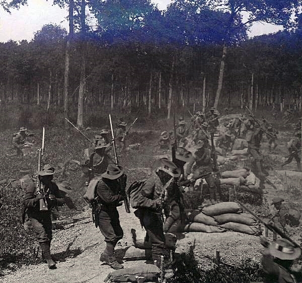 Ghurkas near Neuve Chapelle.jpg