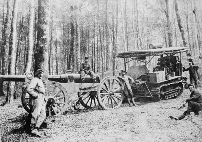 Artillery_tractor_in_France_Vosges
