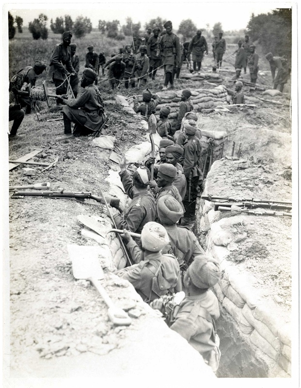indian-infantry-digging-trenches