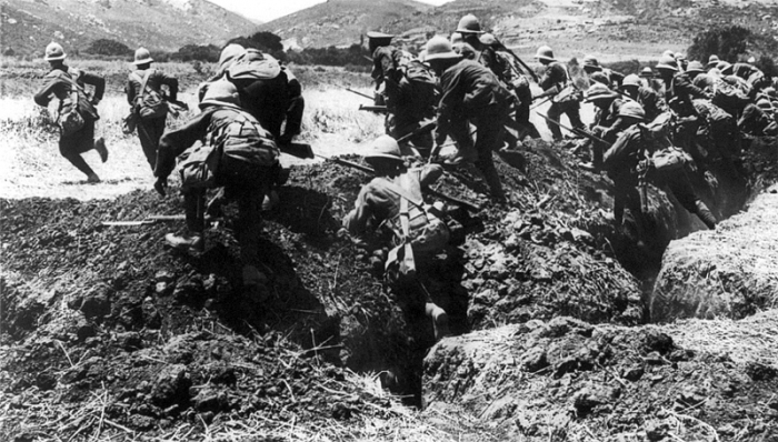 Australian forces landing in Gallipoli.jpg