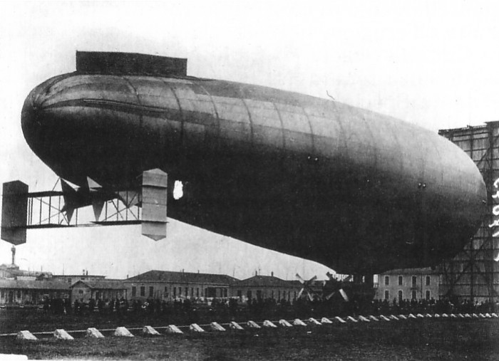 Italian airship.jpg