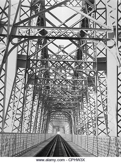 bridge-over-the-danube-at-cernavoda-in-romania-1916-cphw3x
