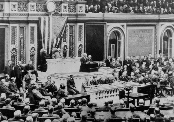 22.1.cc President Woodrow Wilson announced to a joint session of Congress