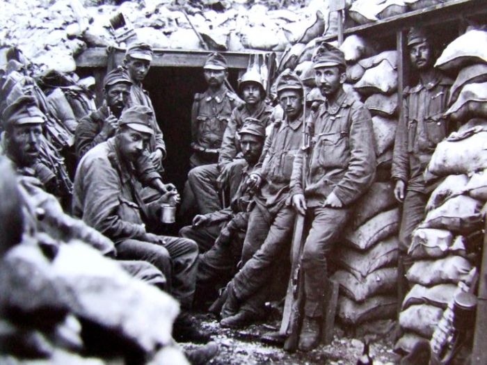 28.3.b AUstrian soldiers on the italian front