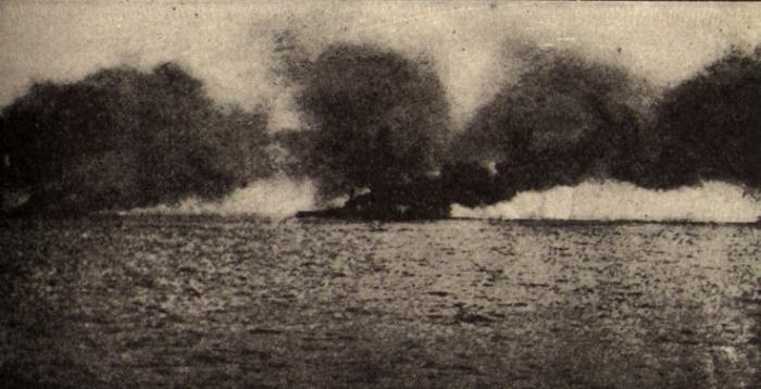HMS_Lion_hit_at_Jutland-700x358