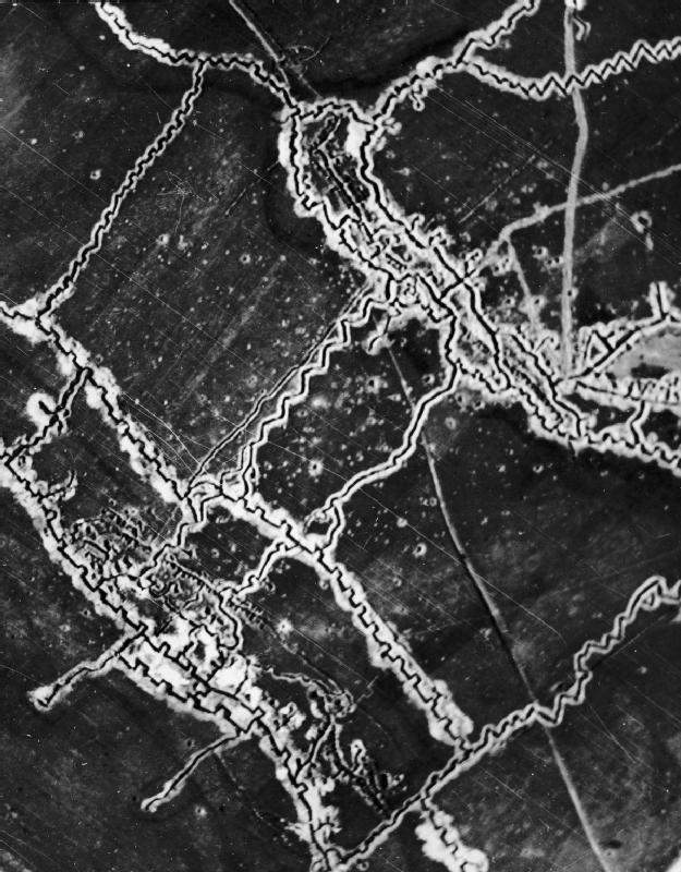 Schwaben_Redoubt_aerial_photograph_1916