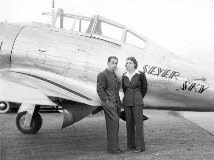 04e Jackie-Cochran-with-Alexander-P.-de-Seversky-ca.-1937