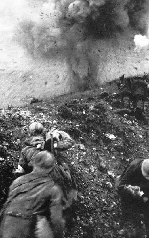 13.8b Verdun_French-bombarded_1916