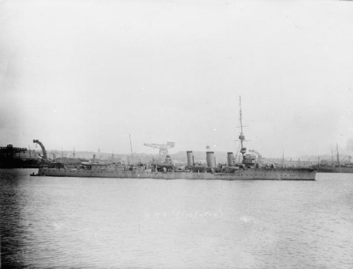 4.8c HMS_Cleopatra_(1915)