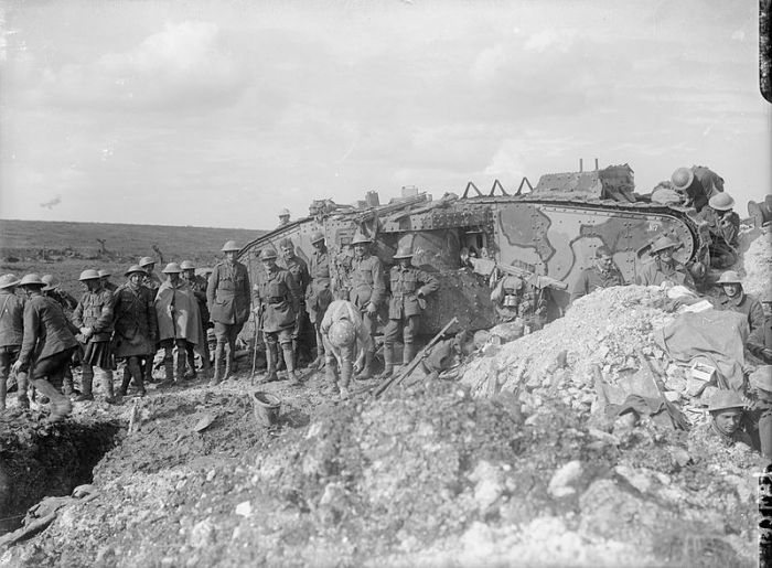 21.9aaa Tank_as_brigade_headquarters_Flers_1916
