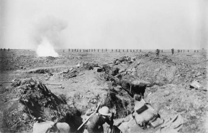 9.9 Troops_advance_Battle_of_Ginchy