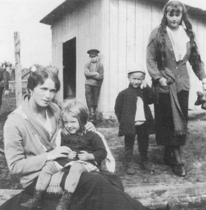 12.8.d -anastasia-romanov-grand-duchess-olga
