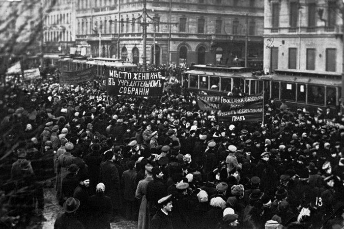 16.7.b demonstration-on-nevsky-prospekt 1917