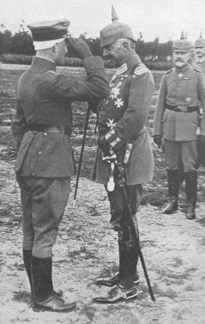 26.8.b von Richthofen salutes Kaiser Wilhelm II