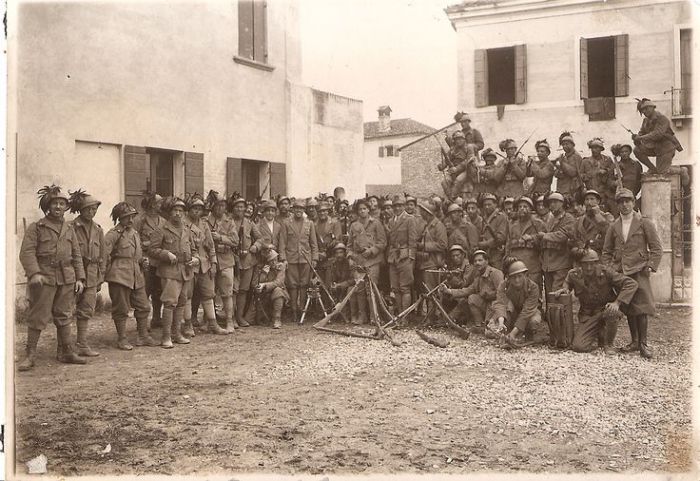 26.8.c italian troops ww1