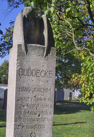 10.3b Buddecke graves