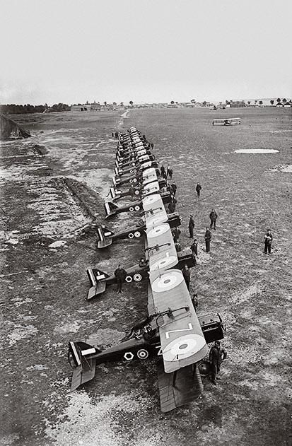 21.1.a Royal Flying Corps pilots assemble with their SE 5a