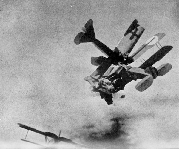 6.3a WWI dogfight from Death in the Air The War Diary and Photographs of a Flying Corps Pilot