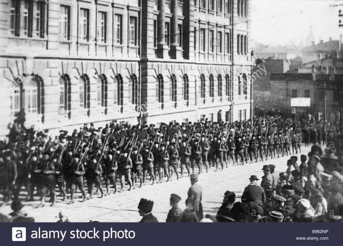 B1 Vladivostok US troops marching
