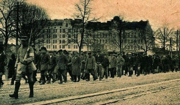 B1 Vyborg_prisoners_1918