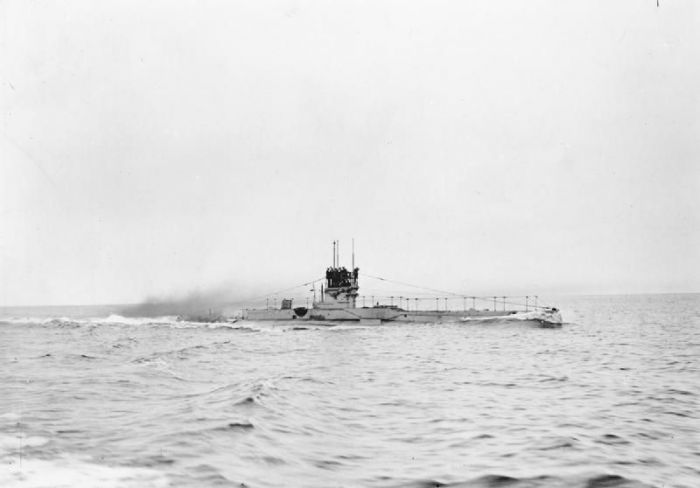 F2 HMS_E42_IWM_SP_23