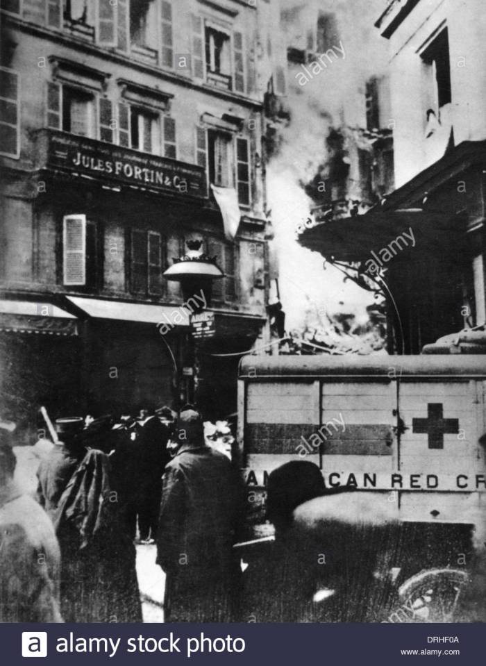 D2 gotha-raid-on-paris-ww1-DRHF0A