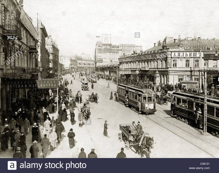 E1 main-street-in-kiev-1918-C46131