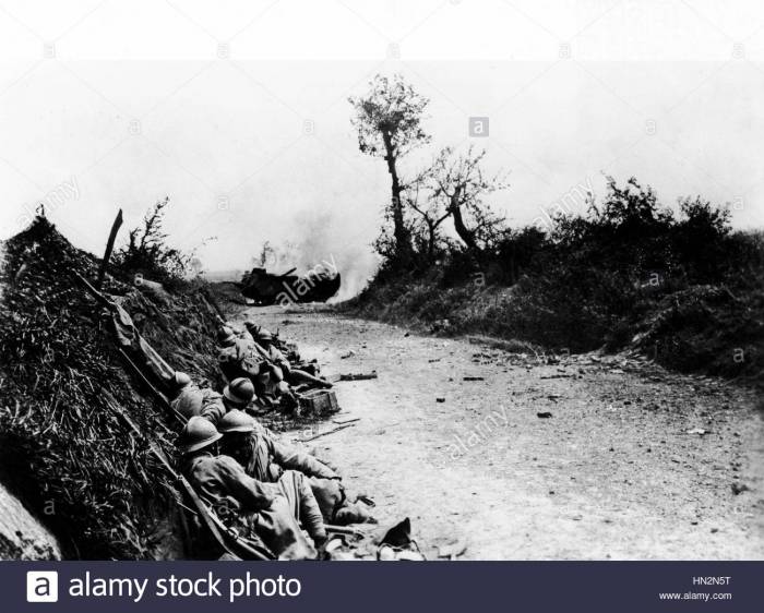 A3 seizing-of-courcelles-oise-france-june-1918-HN2N5T