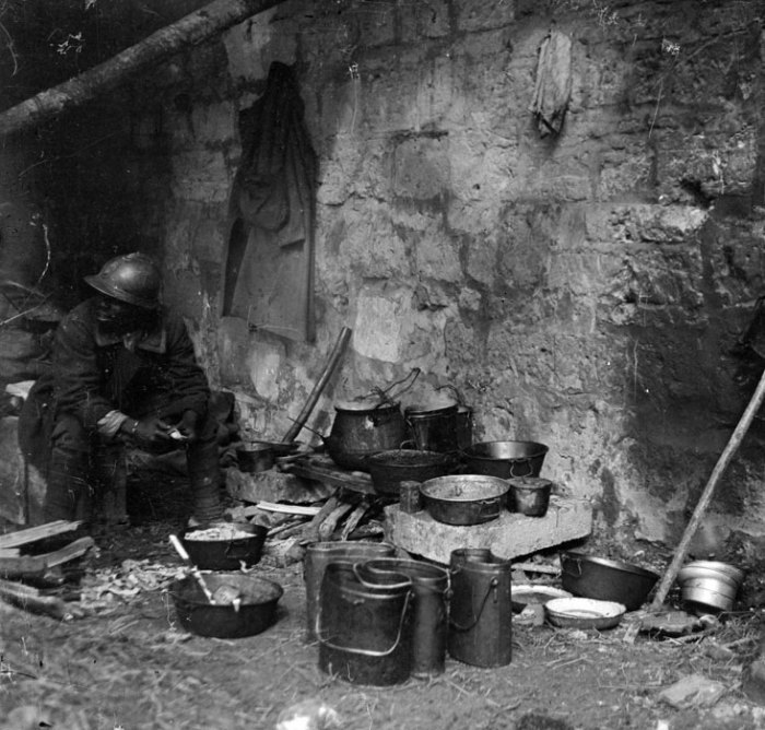 B2 Carlepont kitchen 1918