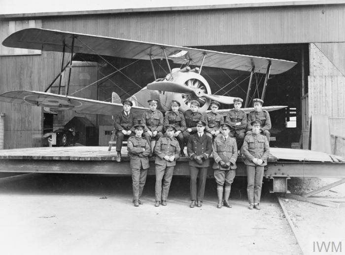 THE ROYAL NAVAL AIR SERVICE 1914 - 1918