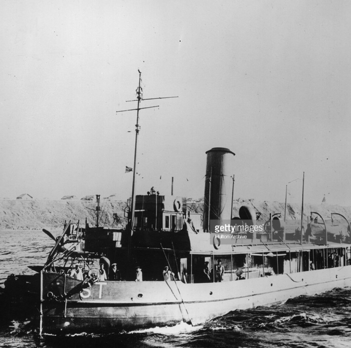 12.7c Stepdance at sea on the Murmansk-Archangel front during the Allied intervention in Russia