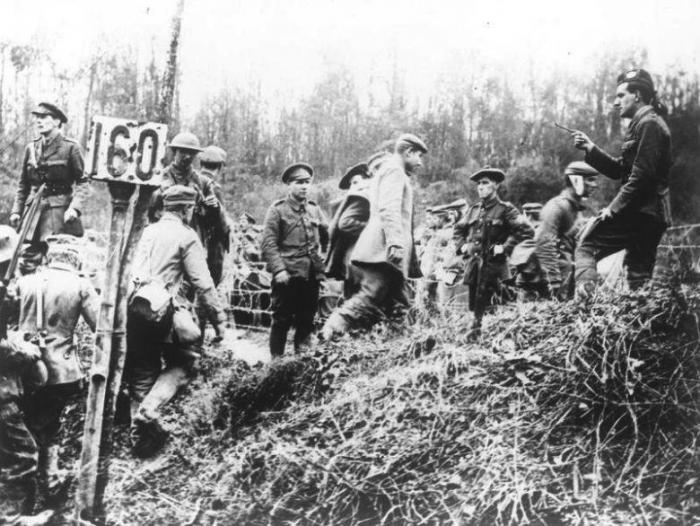 14.8a German Prisoners Beaumont Hamel