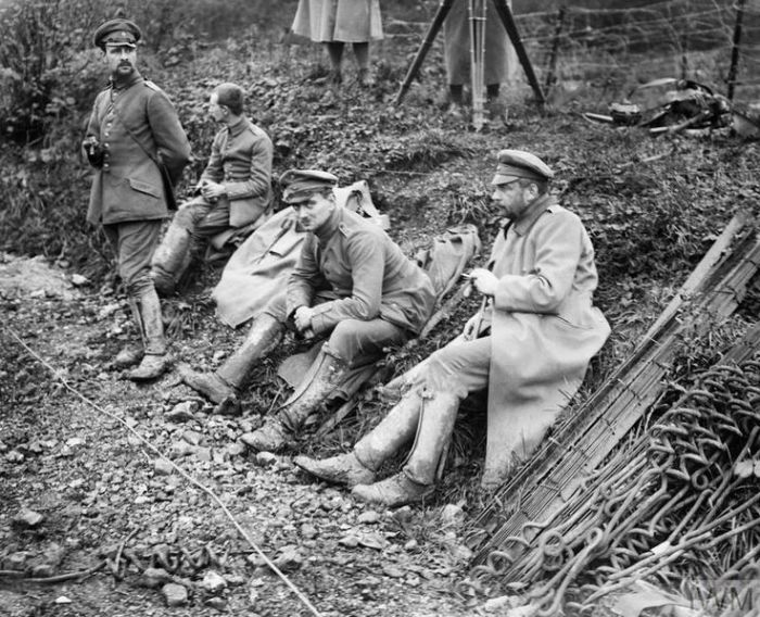 THE BATTLE OF THE SOMME, JULY-NOVEMBER 1916 (Q 4503) Battle of the Ancre. A German colonel, major and adjutant captured near Beaumont Hamel, 13 November 1916. Copyright: © IWM. Original Source: http://www.iwm.org.uk/collections/item/object/205020519