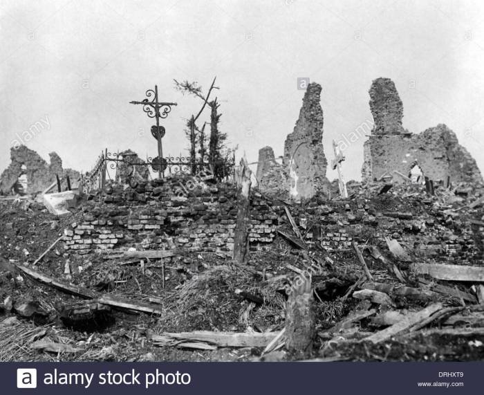 28.8a Ruined cemetery at Thilloy